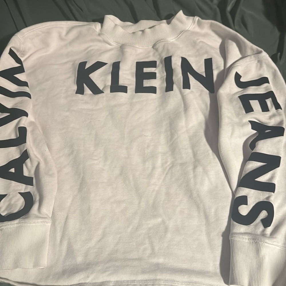 Calvin Klein sweater size large